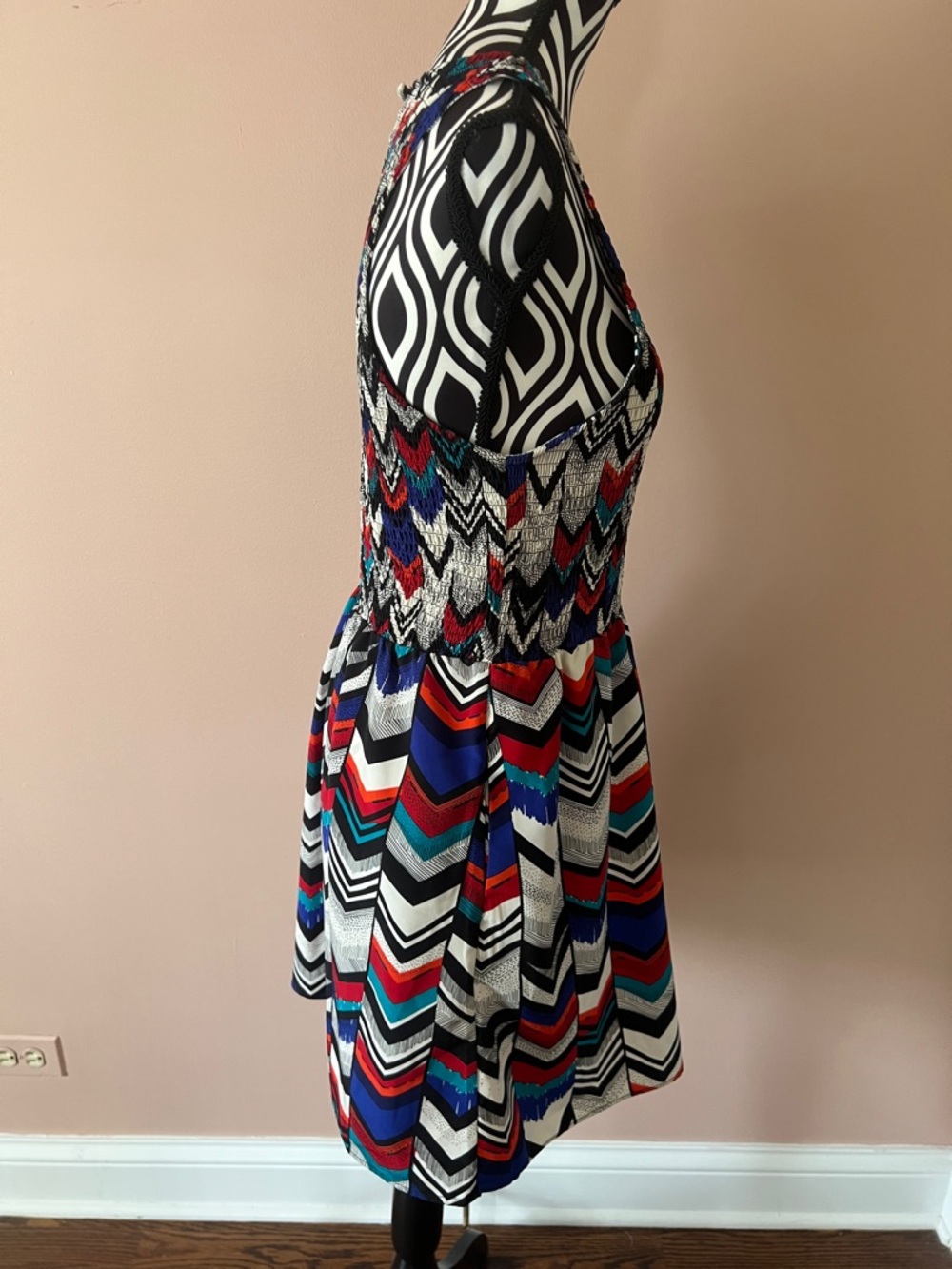 Like🆕 DOLCE VITA Chevron Print Sleeveless Fit-and-Flare Dress - (Medium) - Picture 4 of 8